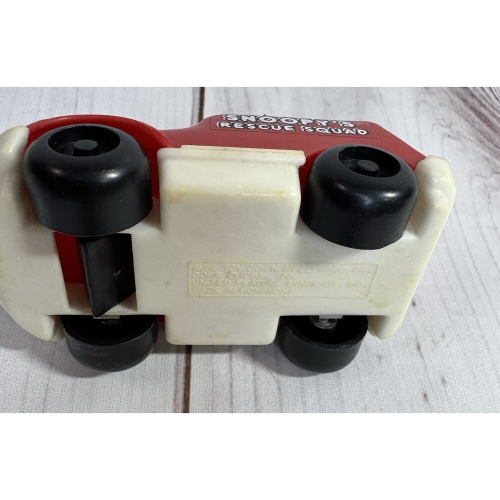 VTG Snoopy's Rescue Squad Toy Car Collectible 3" Peanuts Woodstock 1960s - Picture 5 of 5